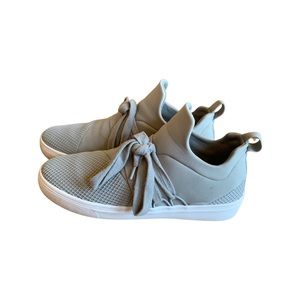 Steve Madden high top/ mid sneakers